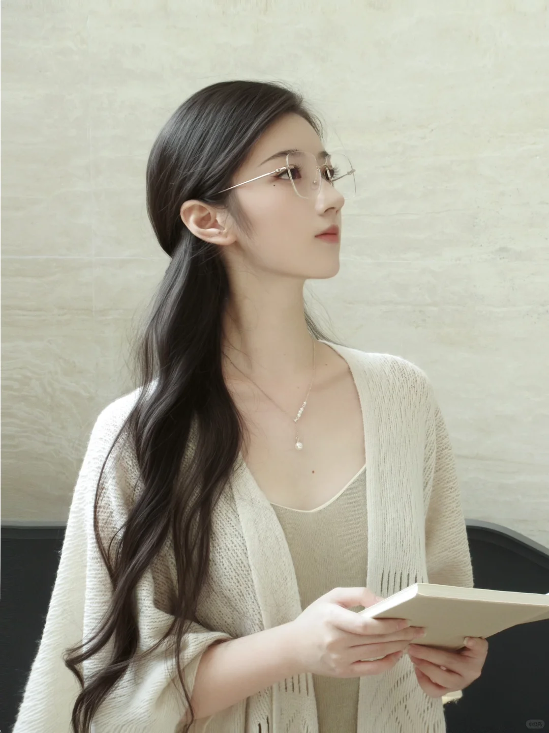 清冷矜贵的书卷气