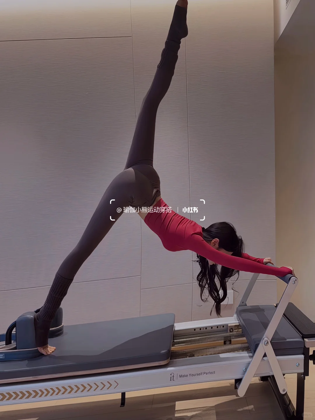 新年瑜伽穿野莓色，好运自然来！