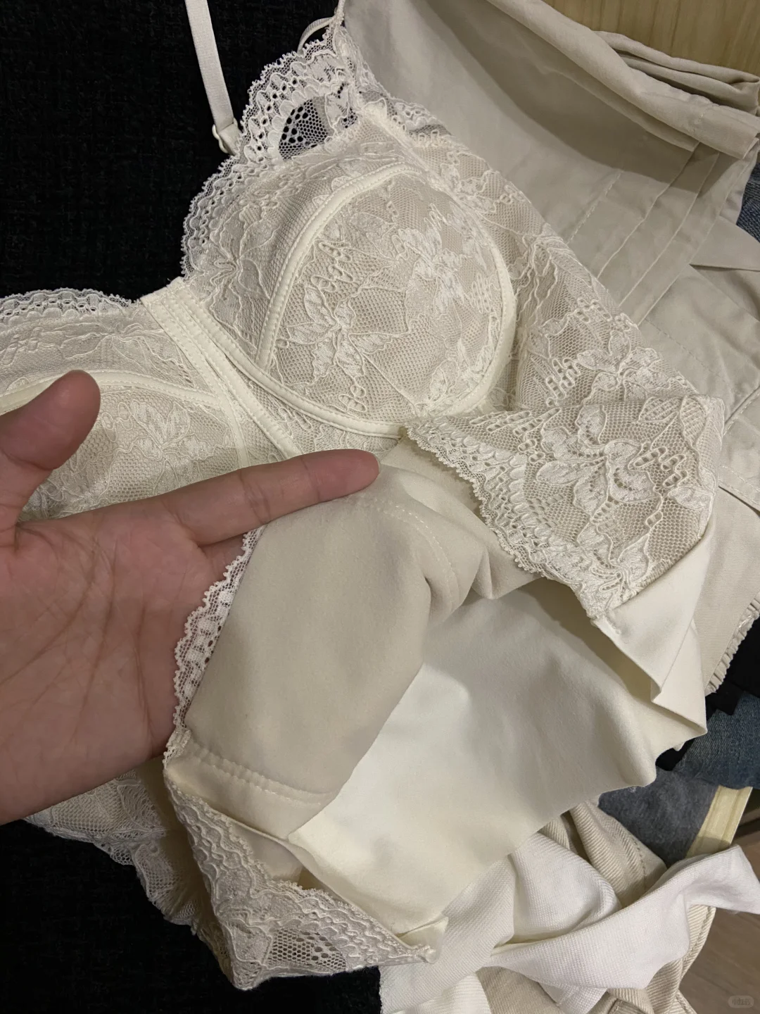 秋冬外套里的小心机吊带～