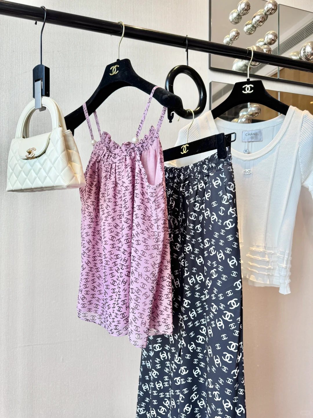 成都女装工作室｜真实实拍｜小香满印清凉吊带