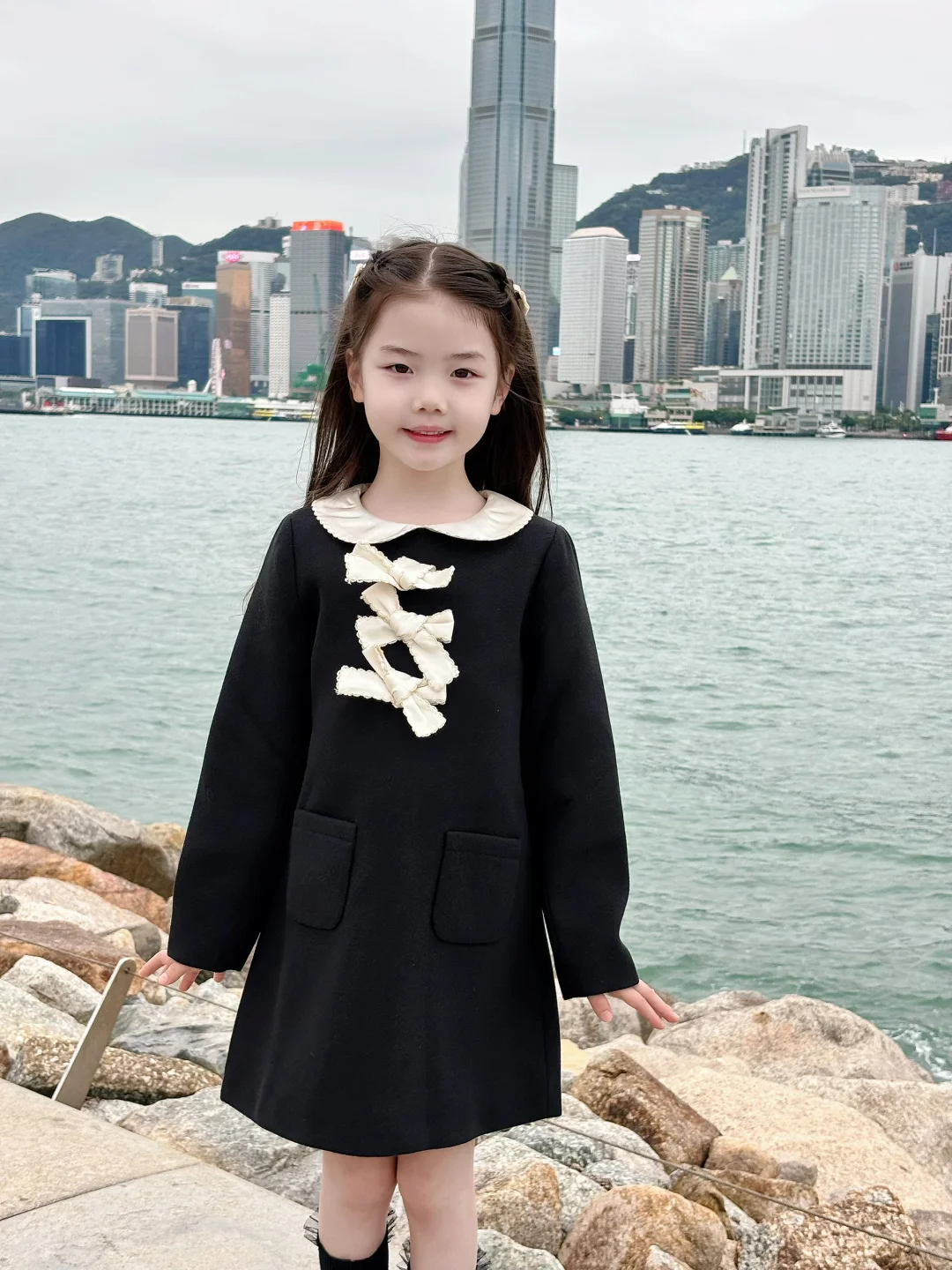 🇭🇰香港海边偶遇千金风女孩，太可爱了吧！