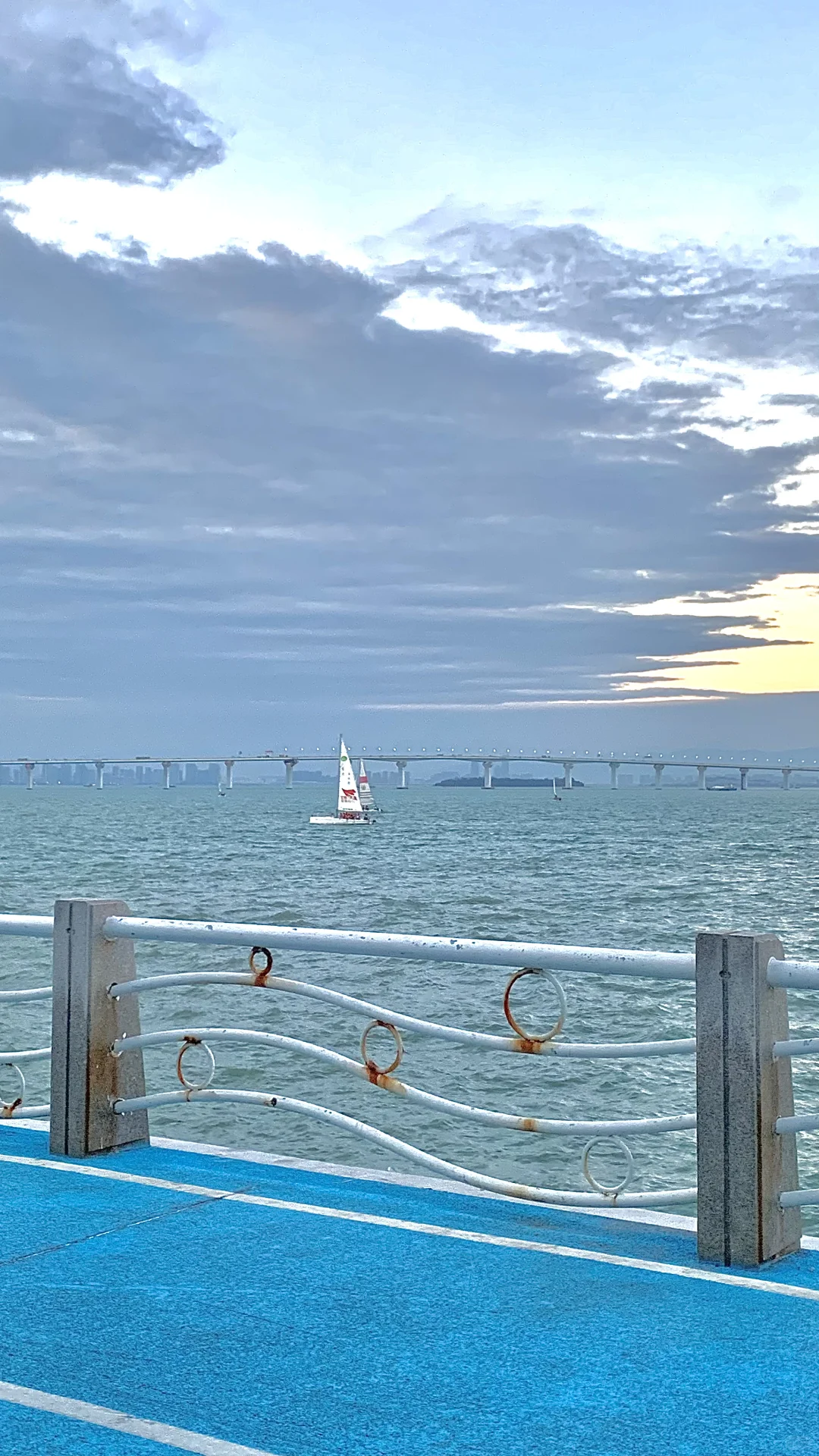 穿瑜伽服去喝咖啡的第15天☕️厦门的秋是蓝色