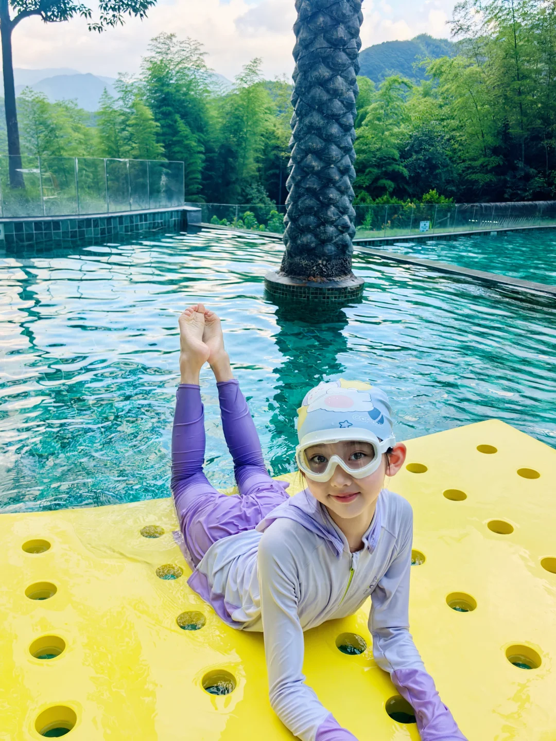 夏天的浪漫游泳占一半🏊