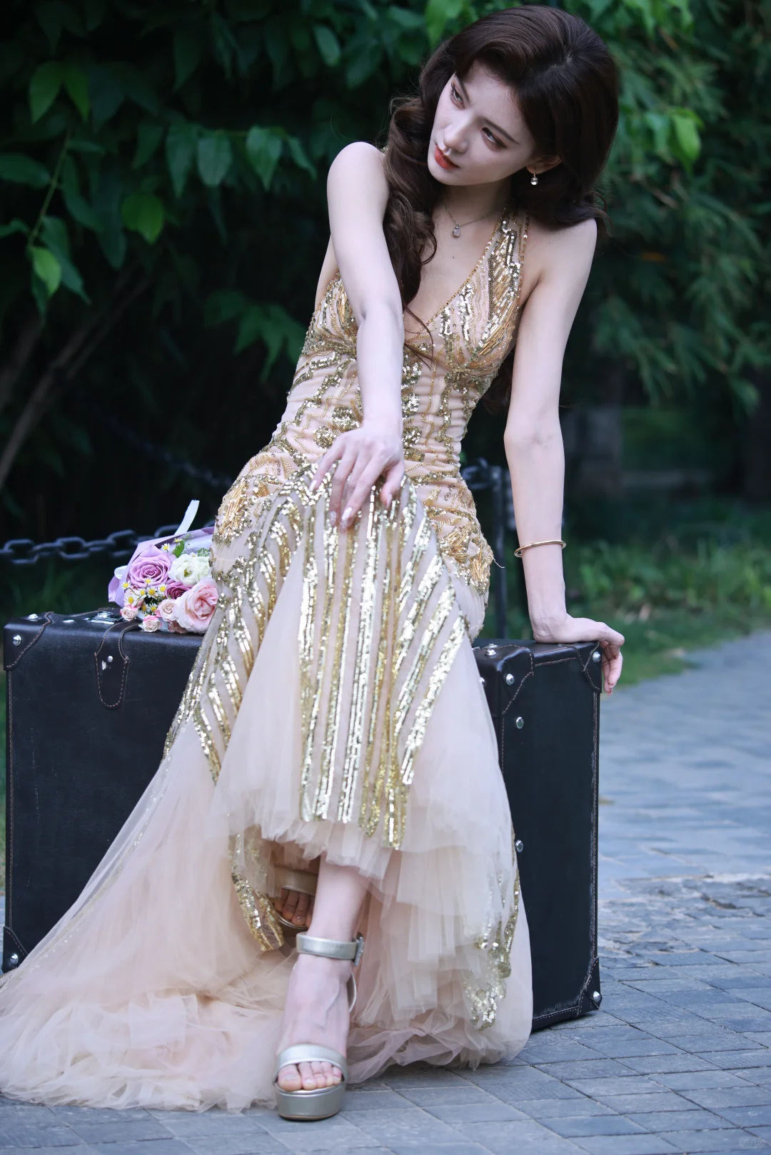 被张予曦惊艳了！礼服也藏不住的火辣！💃