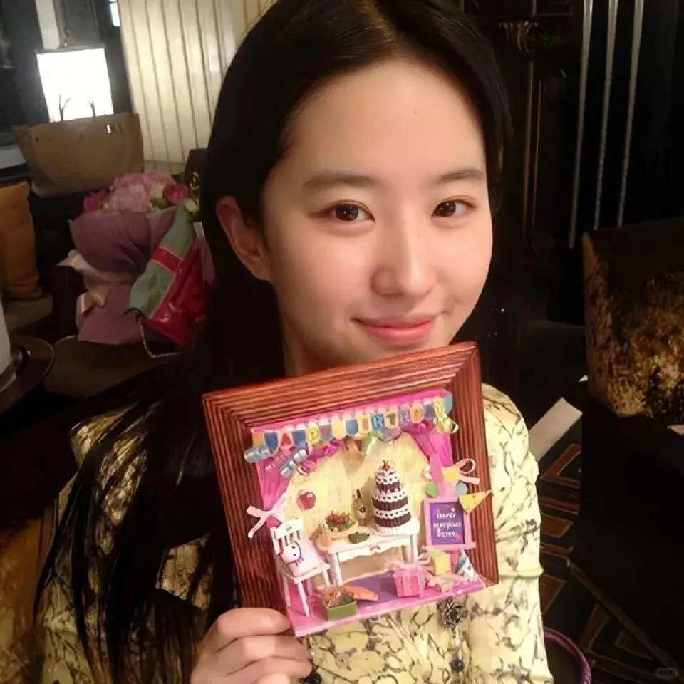 刘亦菲高能量头像一组