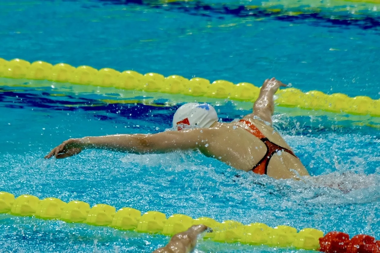 大运游泳第一枪