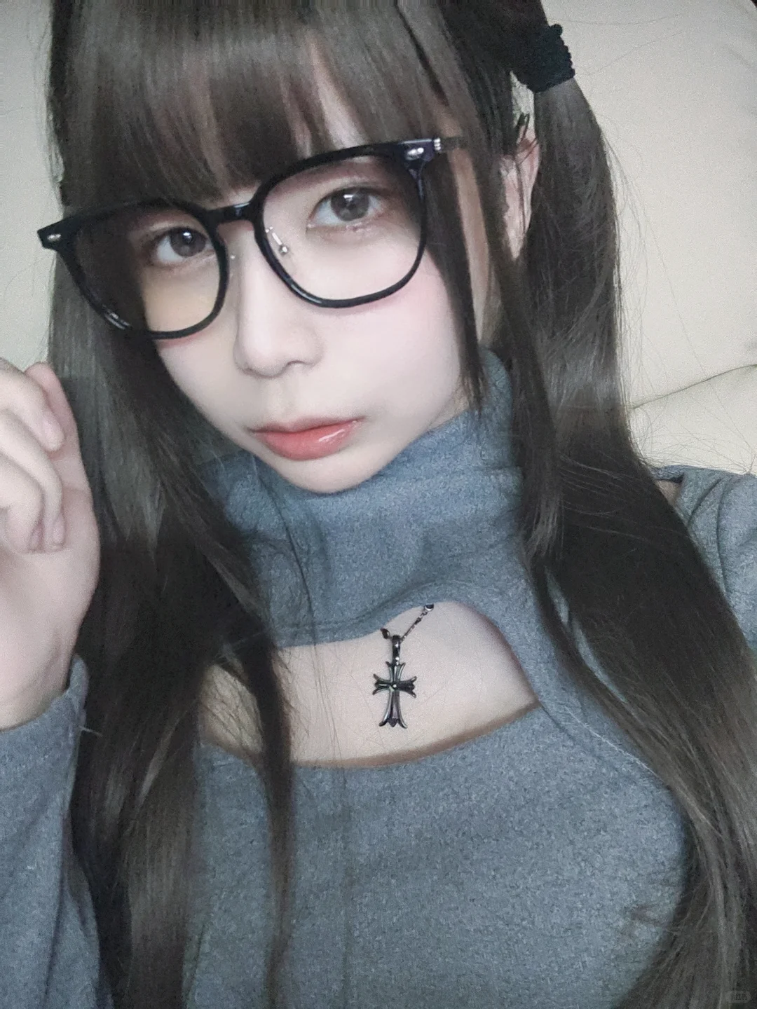 这次又是土土眼镜双马尾