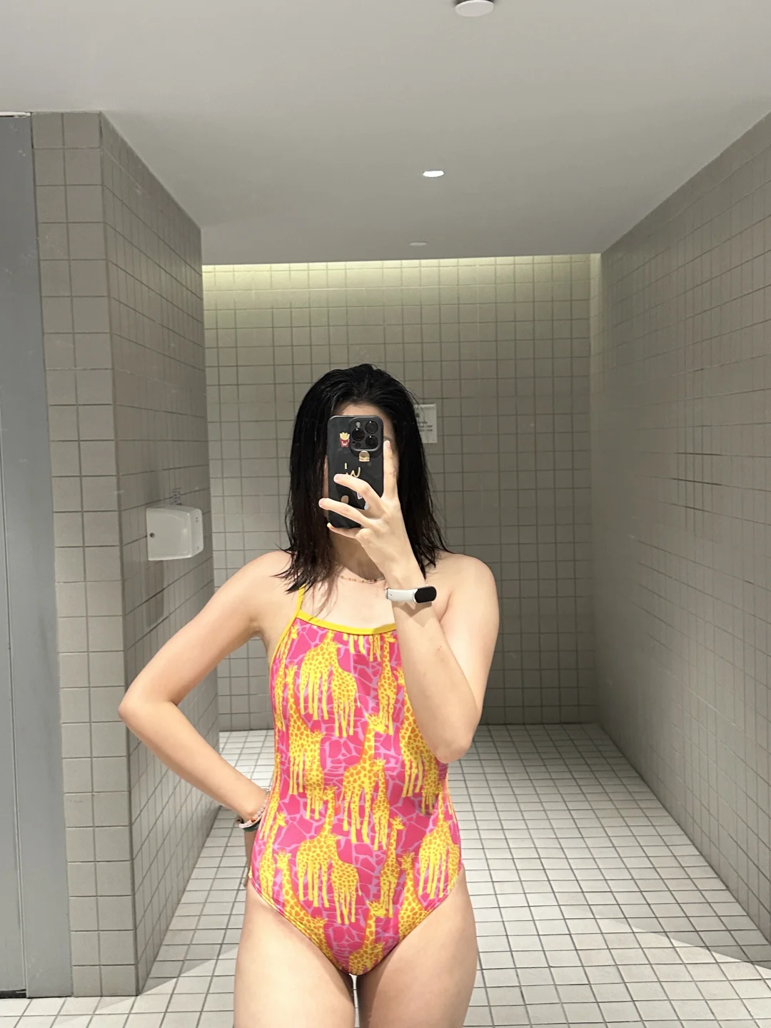 跳入泳池的那刻，快乐加倍～