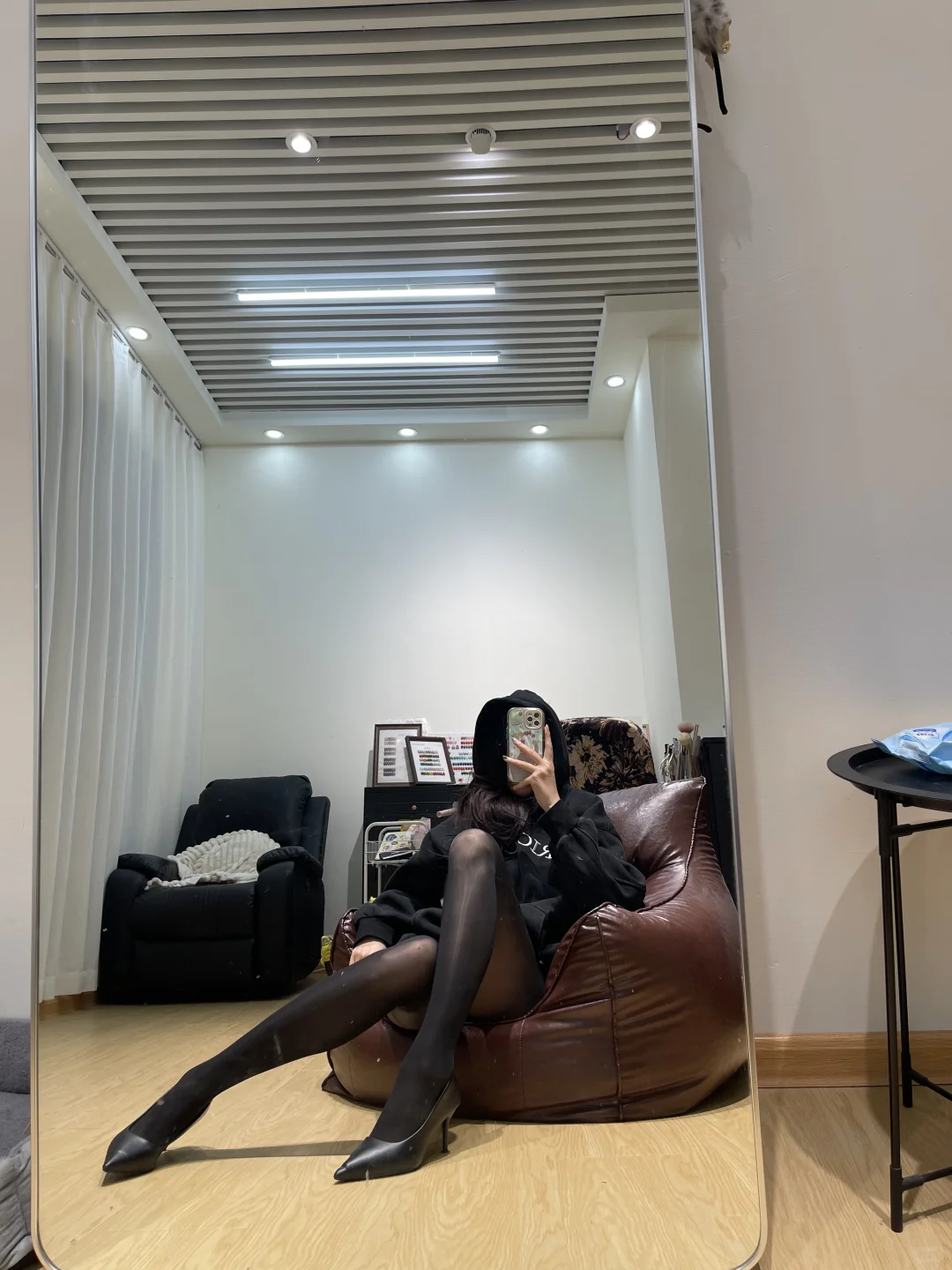 173/55、黑色丝袜、高跟鞋、好爱自己的身材