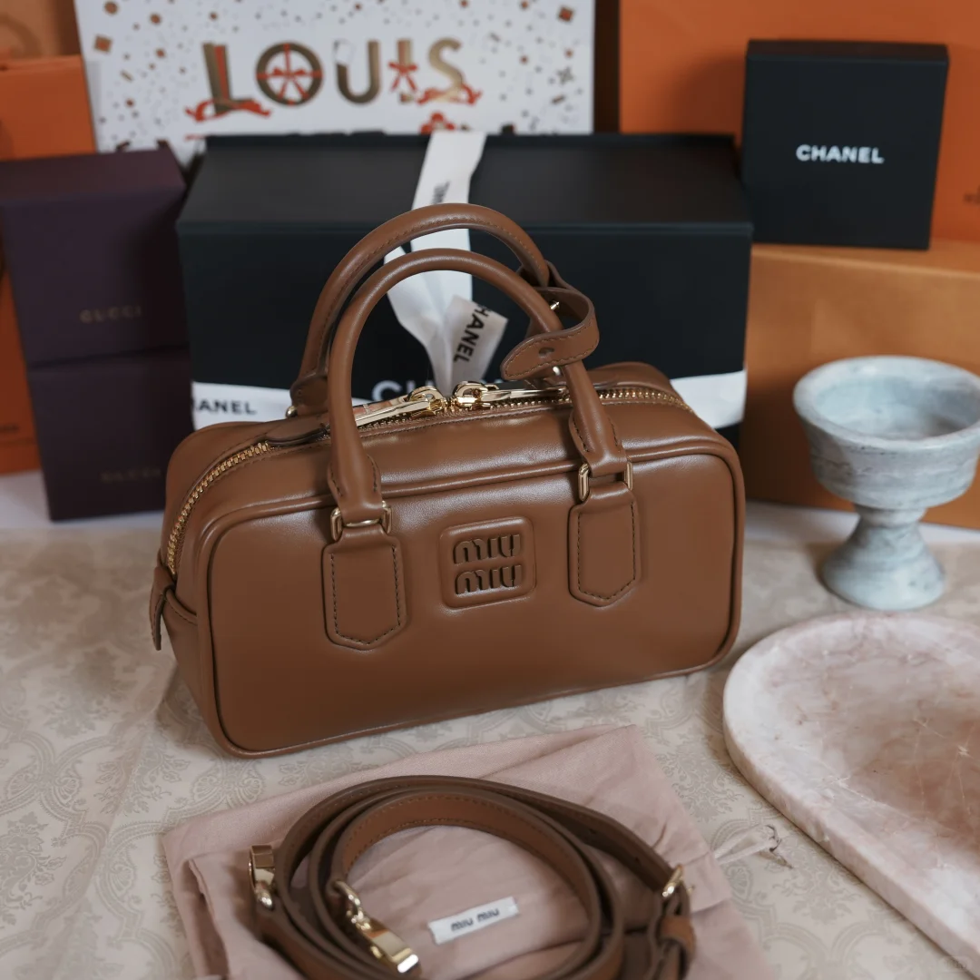 立志做一个给包包拍出包生美照的代购