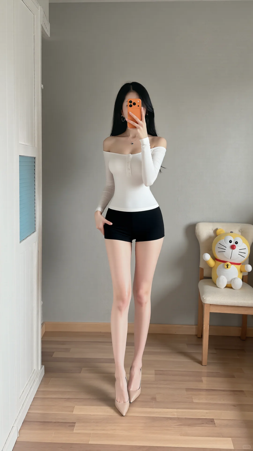 性感辣妹穿搭｜白色上衣➕黑色短裤