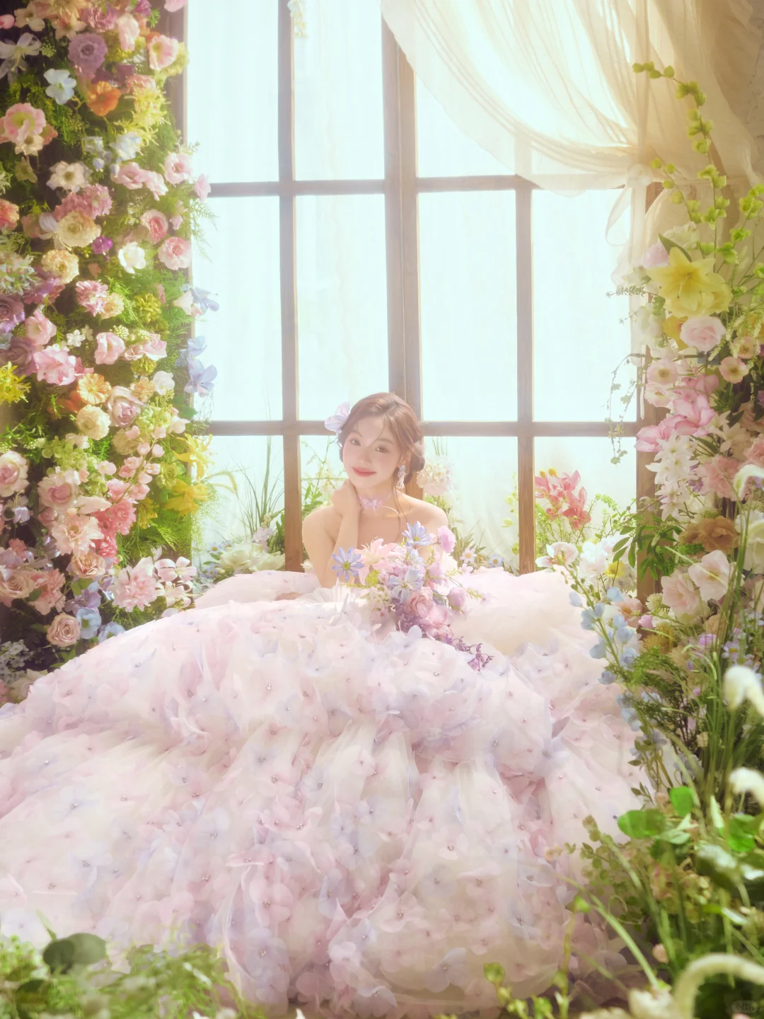 花房婚纱照封神❗️原来爱情真会开出满室繁花