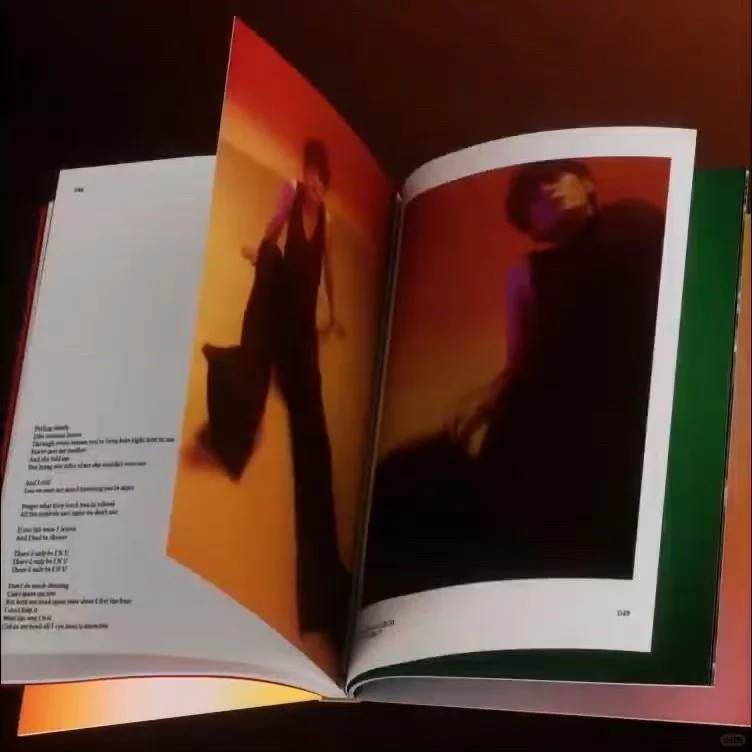 这本写真集！有136页！！