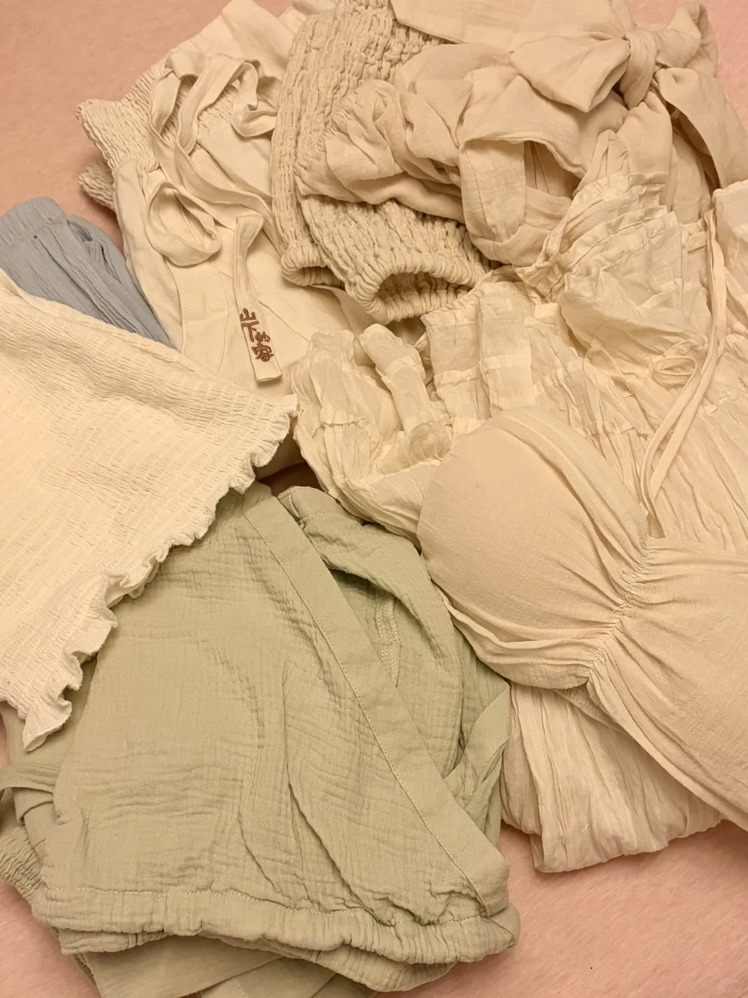 信女在此保证解锁手倒立前 不买任何瑜伽服