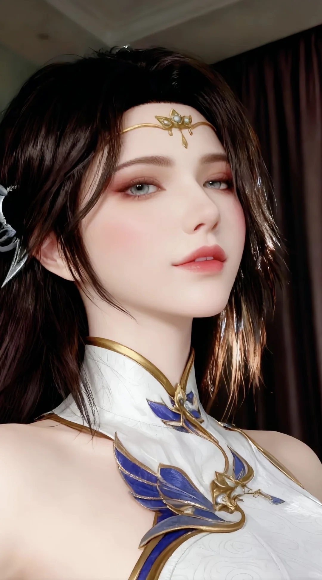 媚眼如丝风韵犹存