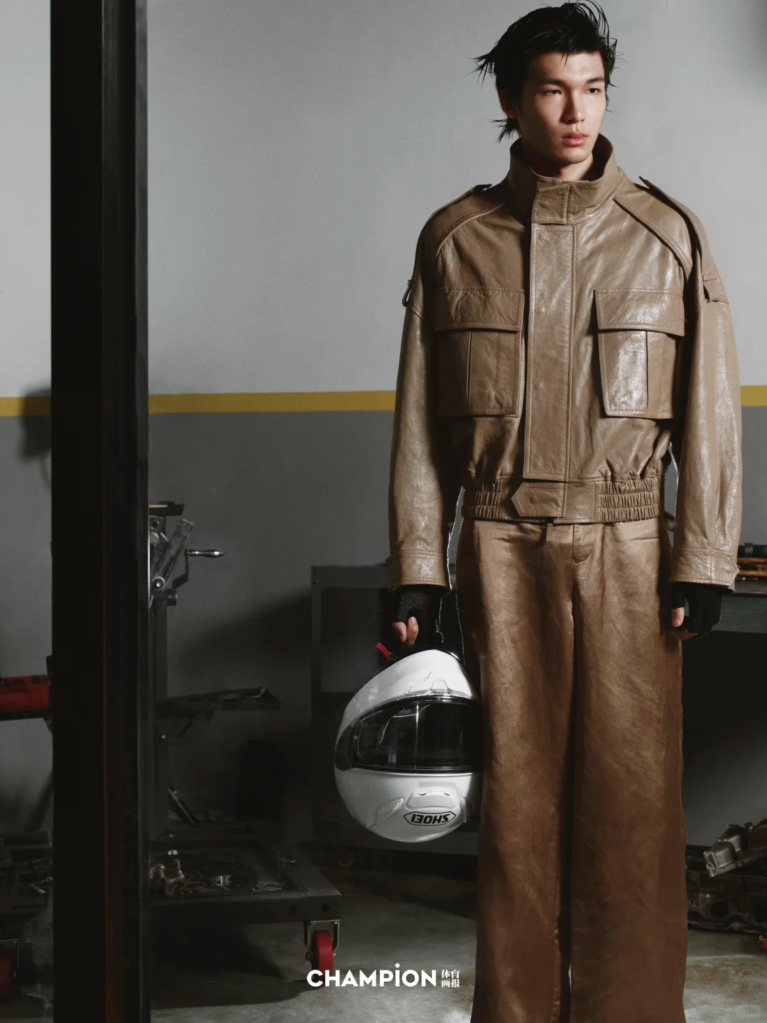 一组与车有关的时装模特片