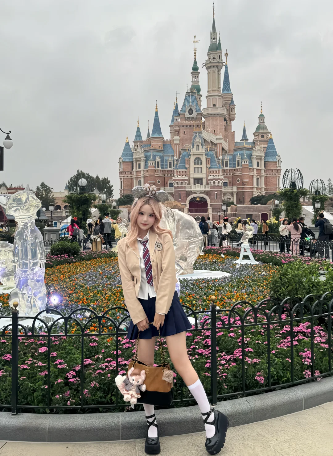 🤍｜𝑫𝒊𝒔𝒏𝒆𝒚 𝒅𝒂𝒚. 🏰