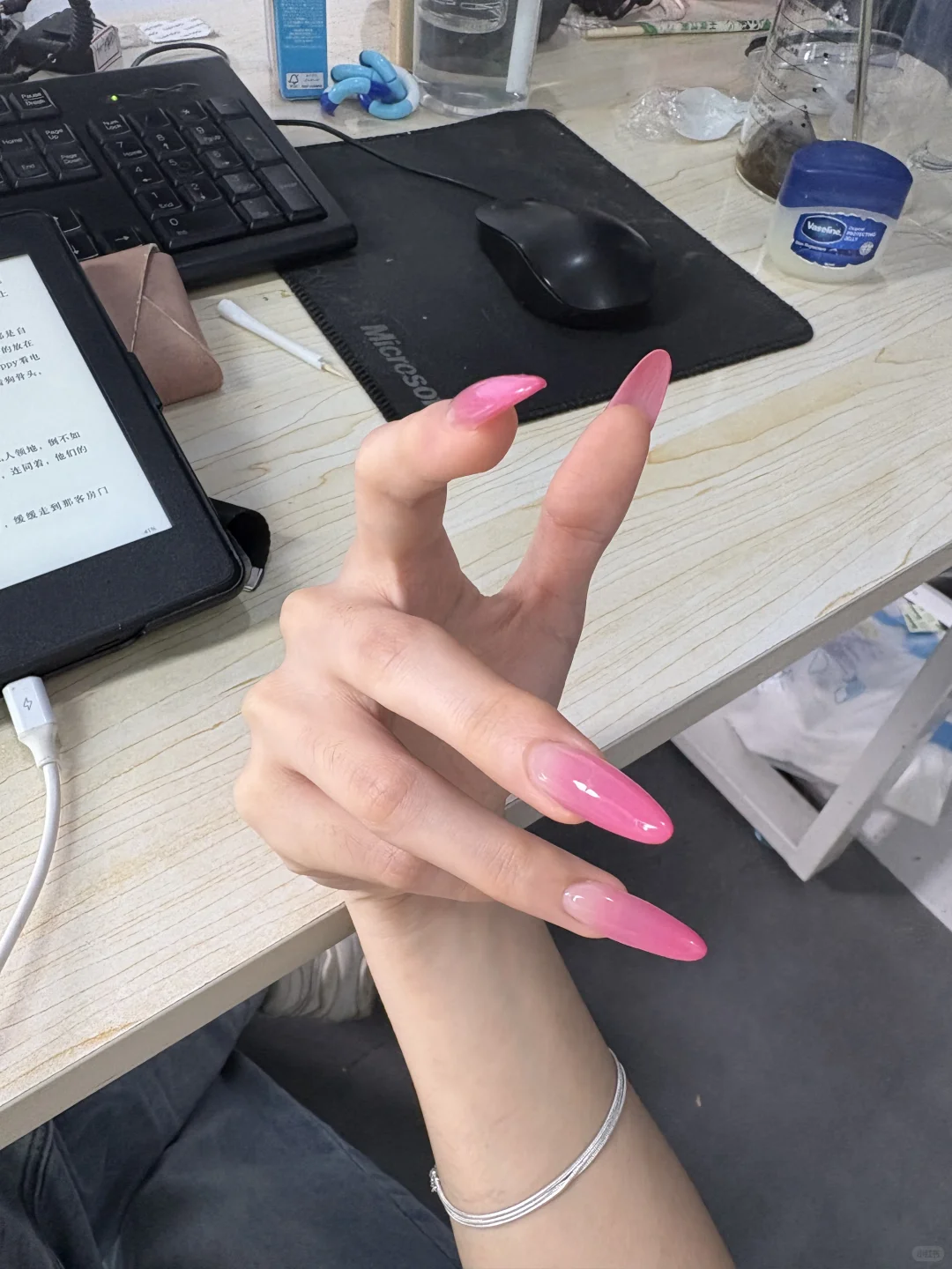 还有没有这种很艳丽的美甲推荐 爱上了