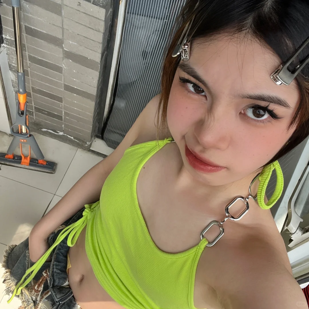 是谁在美女模特堆里超前点播我不说