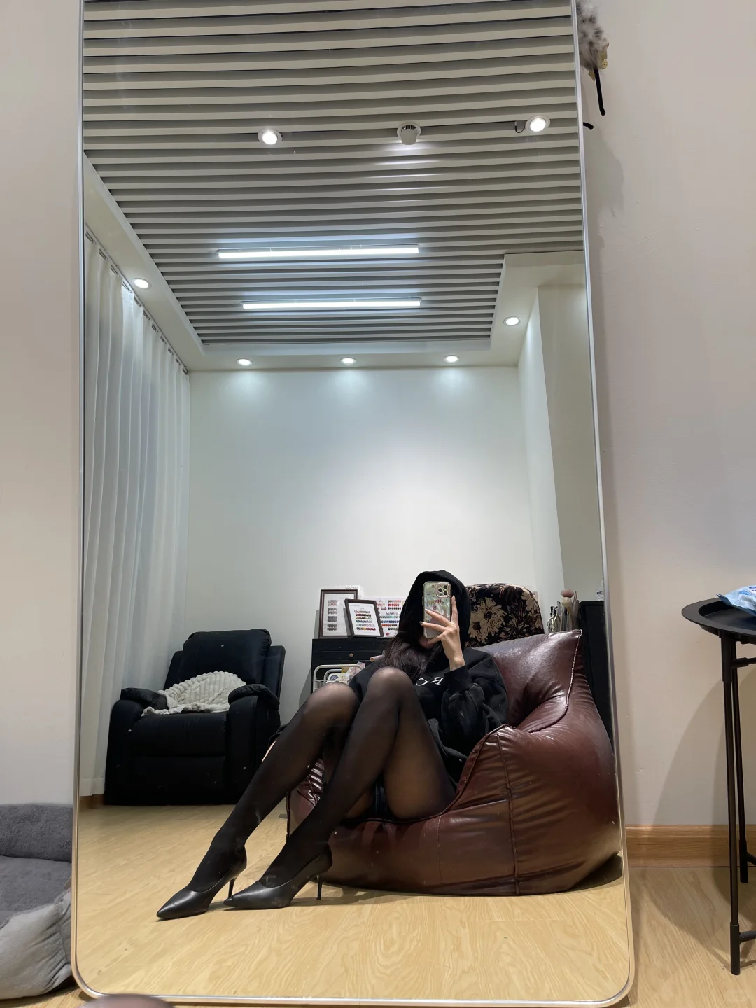 173/55、黑色丝袜、高跟鞋、好爱自己的身材