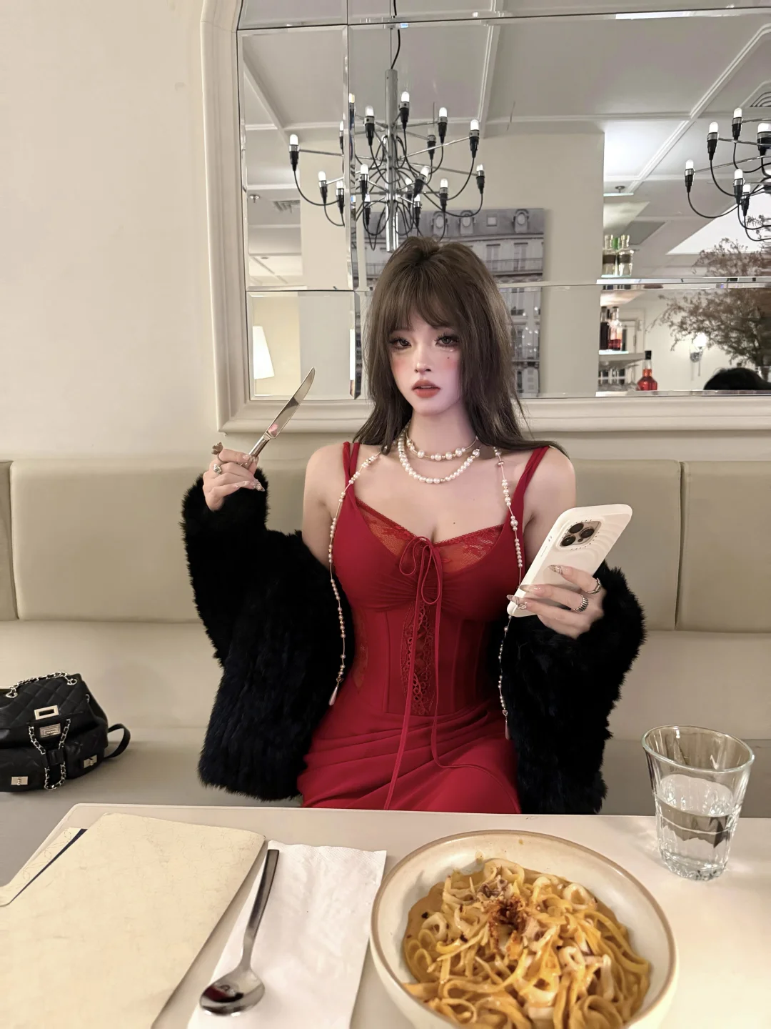 红裙真的是风情万种啊🥀