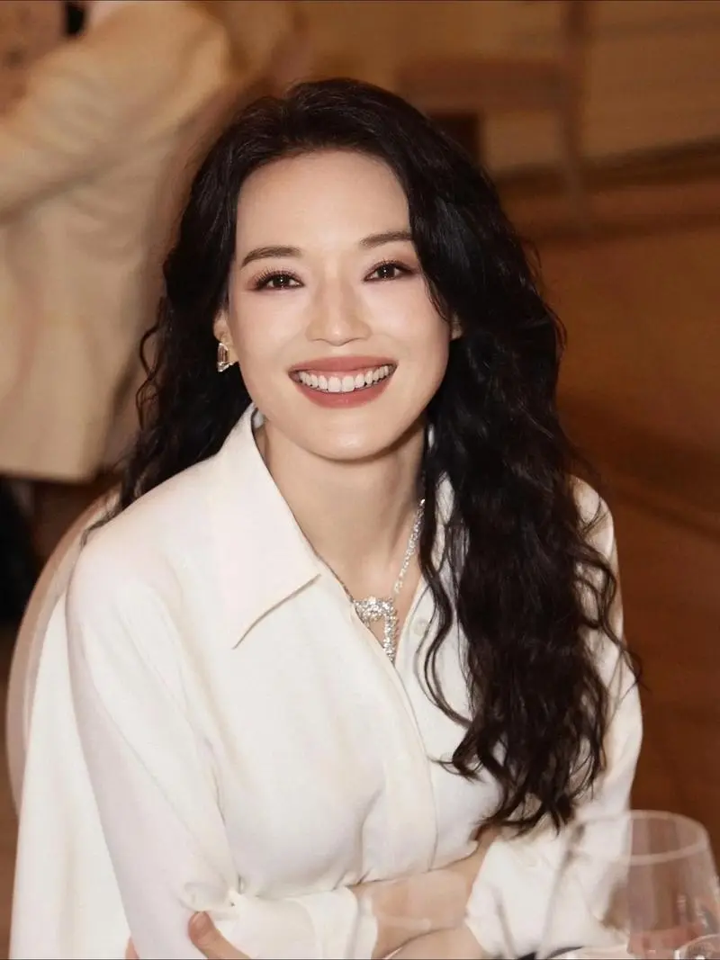 “性感尤物”到“影坛常青”舒淇的破茧之路