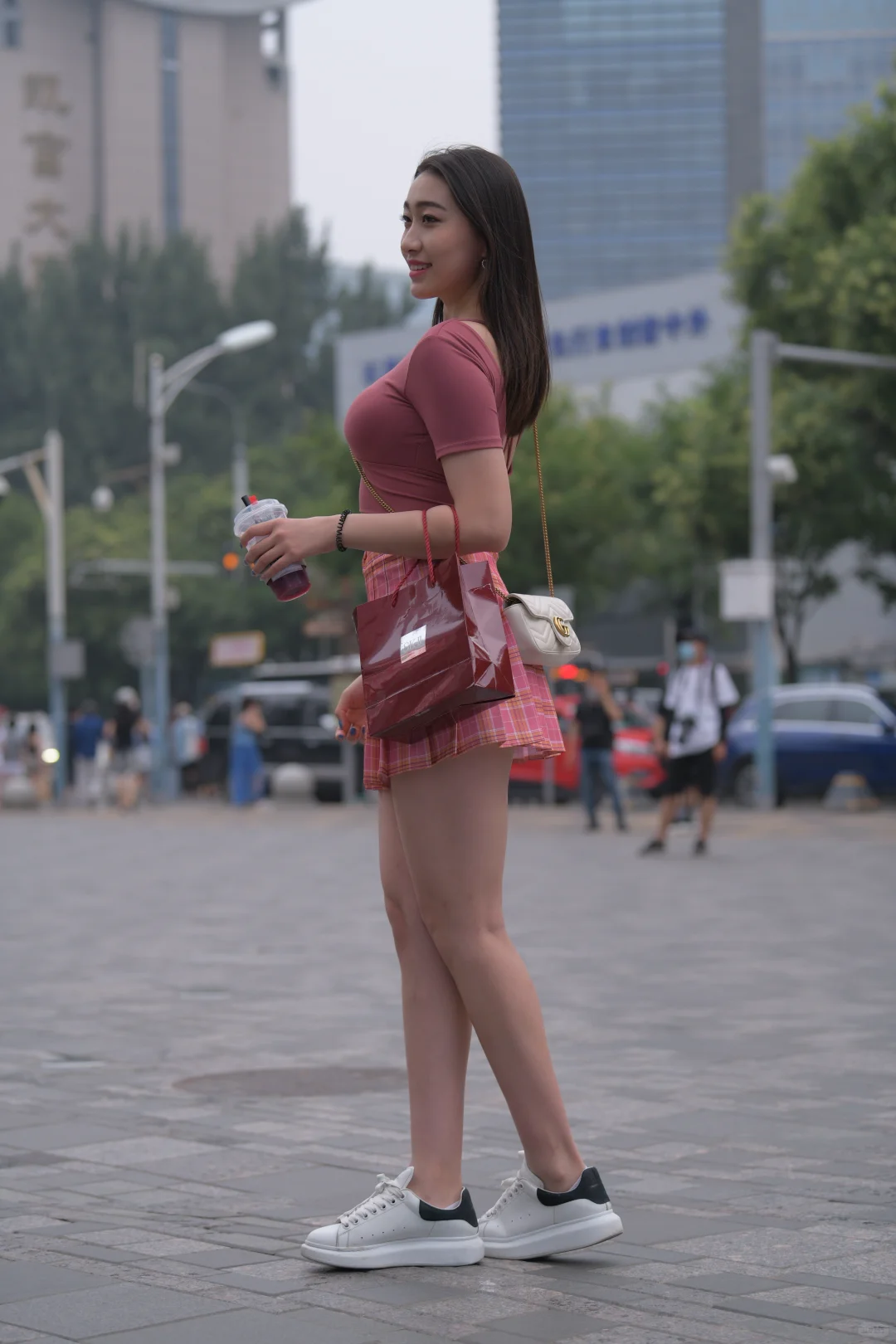 街拍/今天依旧迷人出街