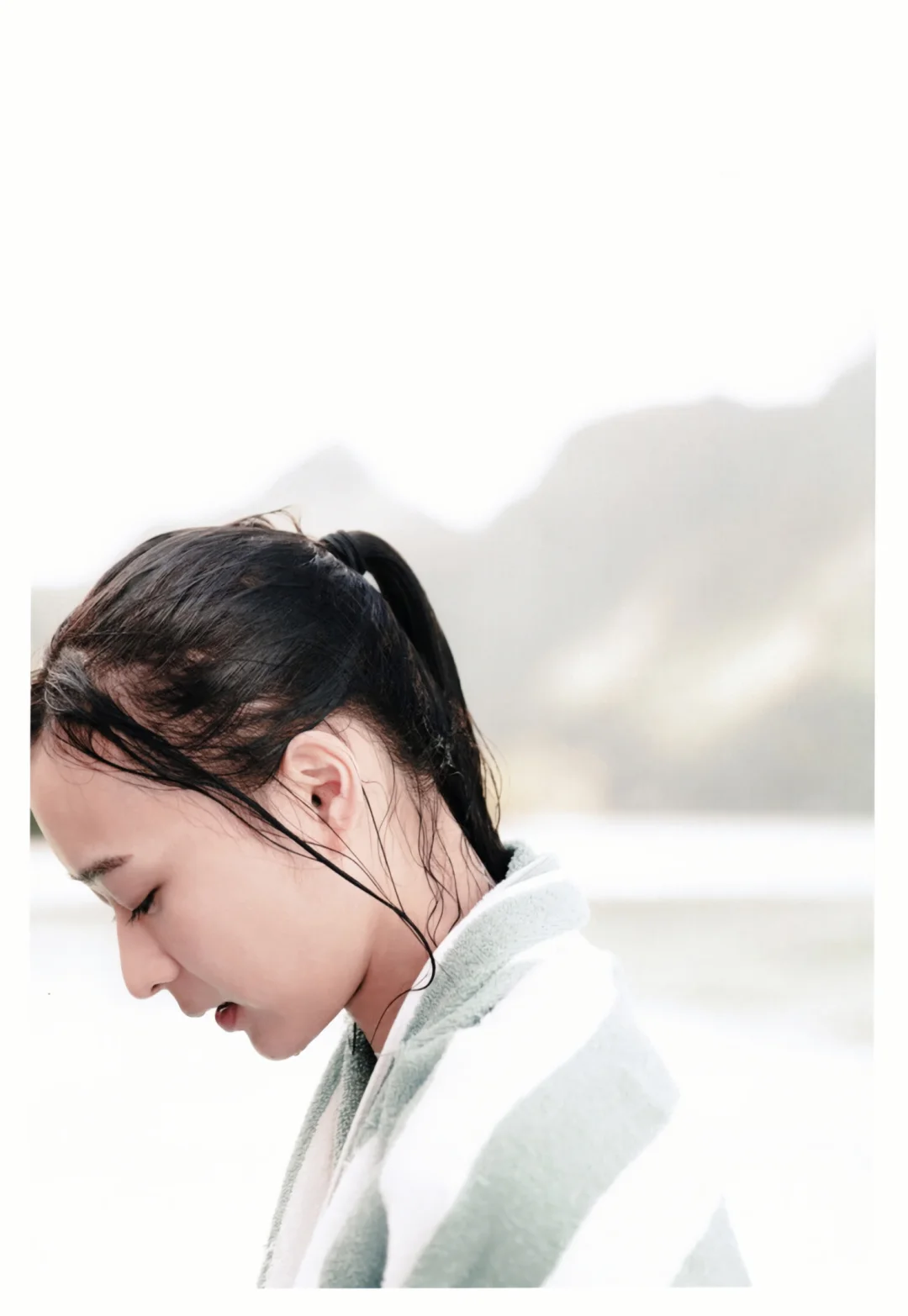 写真集《光的角度》by 铃木绚音：捕捉每一个