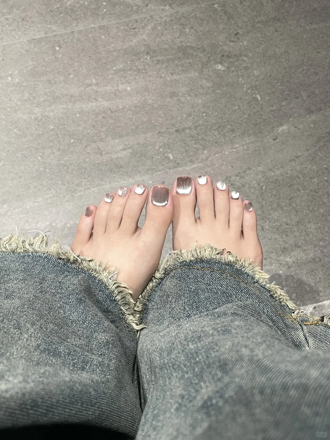 get到了这个银色美甲的爱～✔️