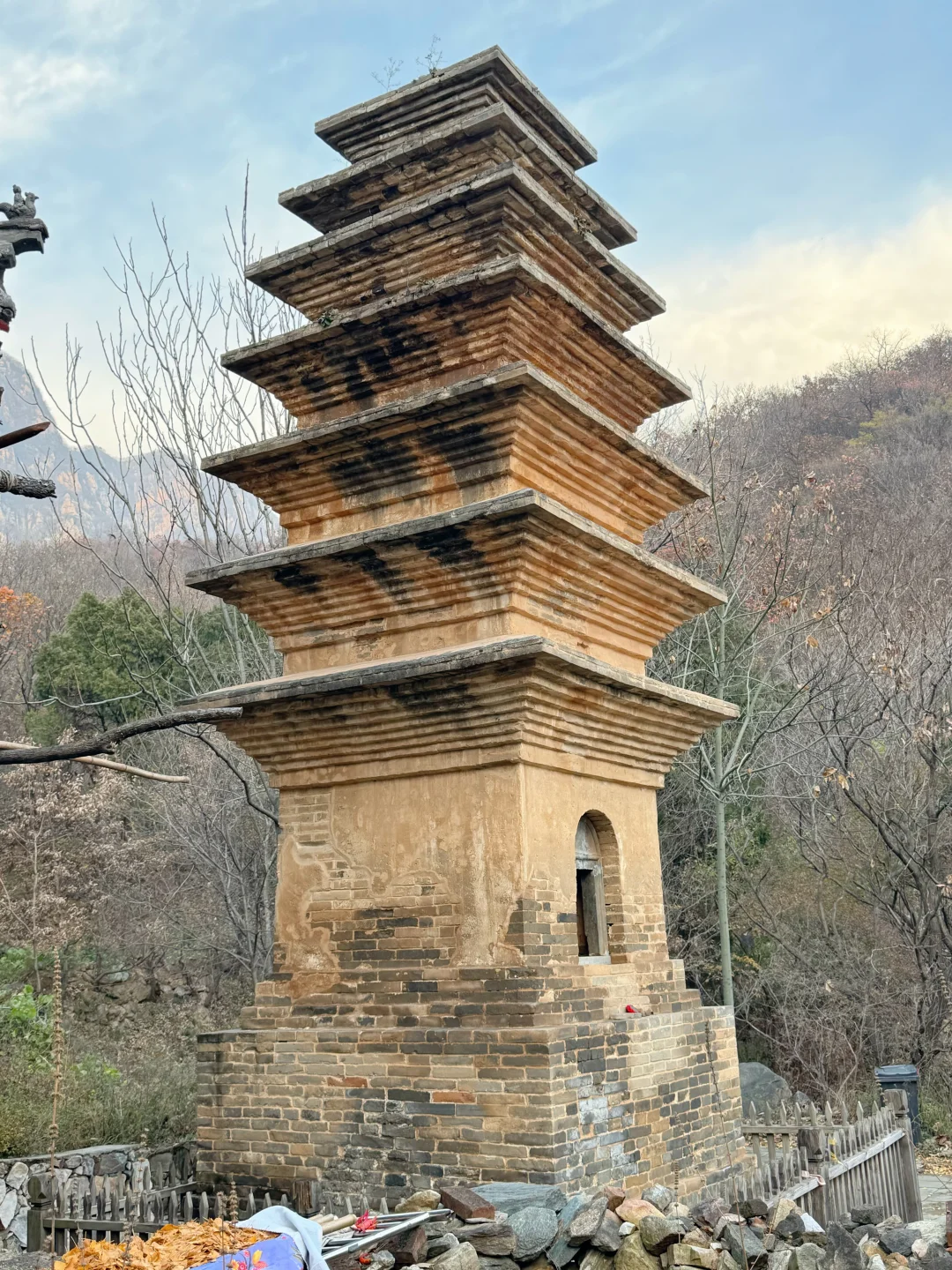 嵩山最小众的国保三祖庵，今日秋色正撩人