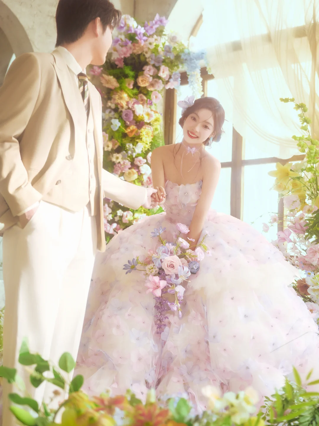 花房婚纱照封神❗️原来爱情真会开出满室繁花