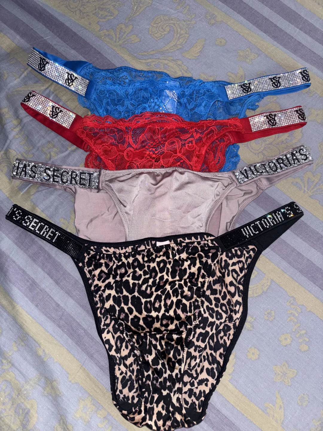 陆陆续续入的🎀维密闪钻内裤👙