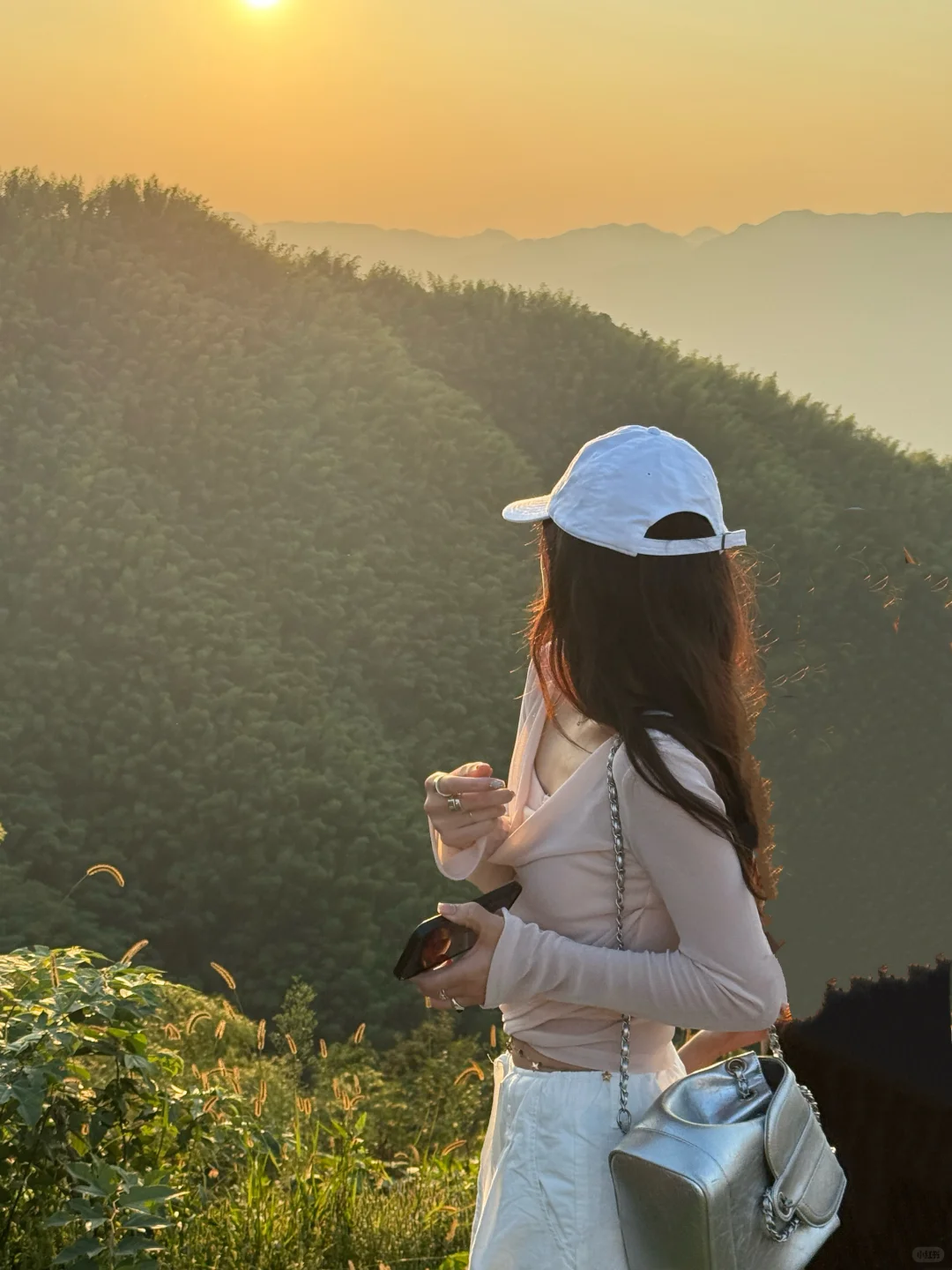 来山顶看一场橘子味的日落