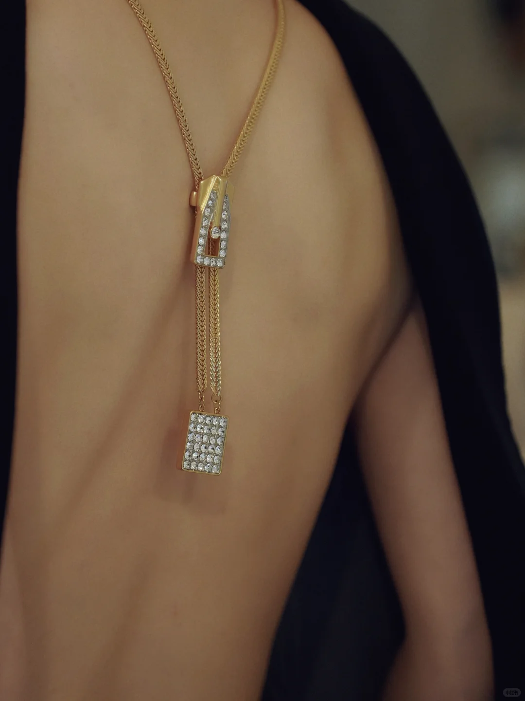 如何用手机打光拍出奢侈品效果