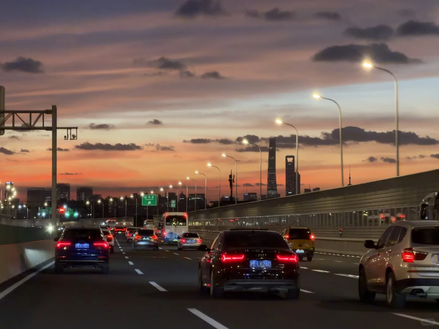 周四疯语：上班像秋游