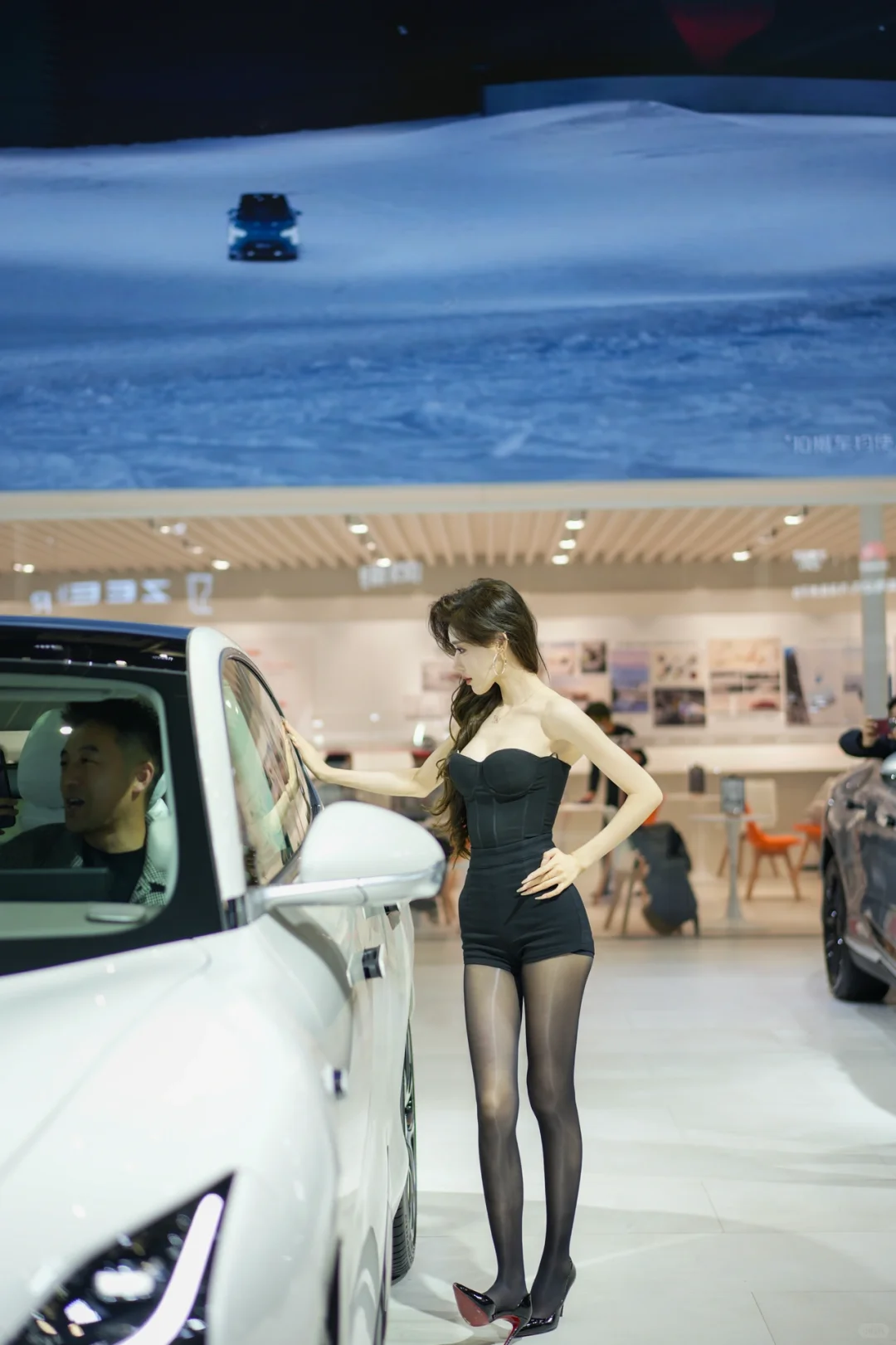 郑州车展 性感妩媚 闪电喵喵