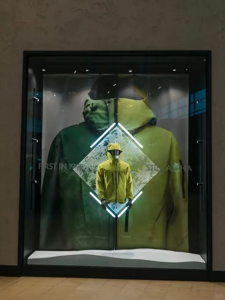 户外运动橱窗模特合集，氛围感直接拉满✨