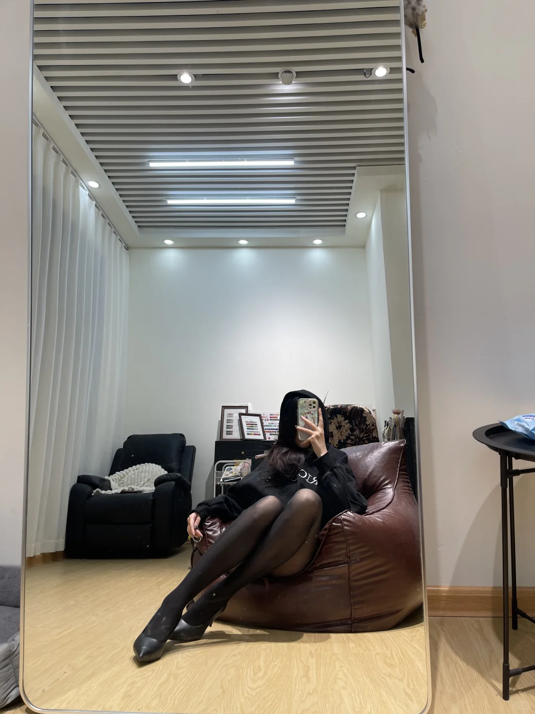 173/55、黑色丝袜、高跟鞋、好爱自己的身材