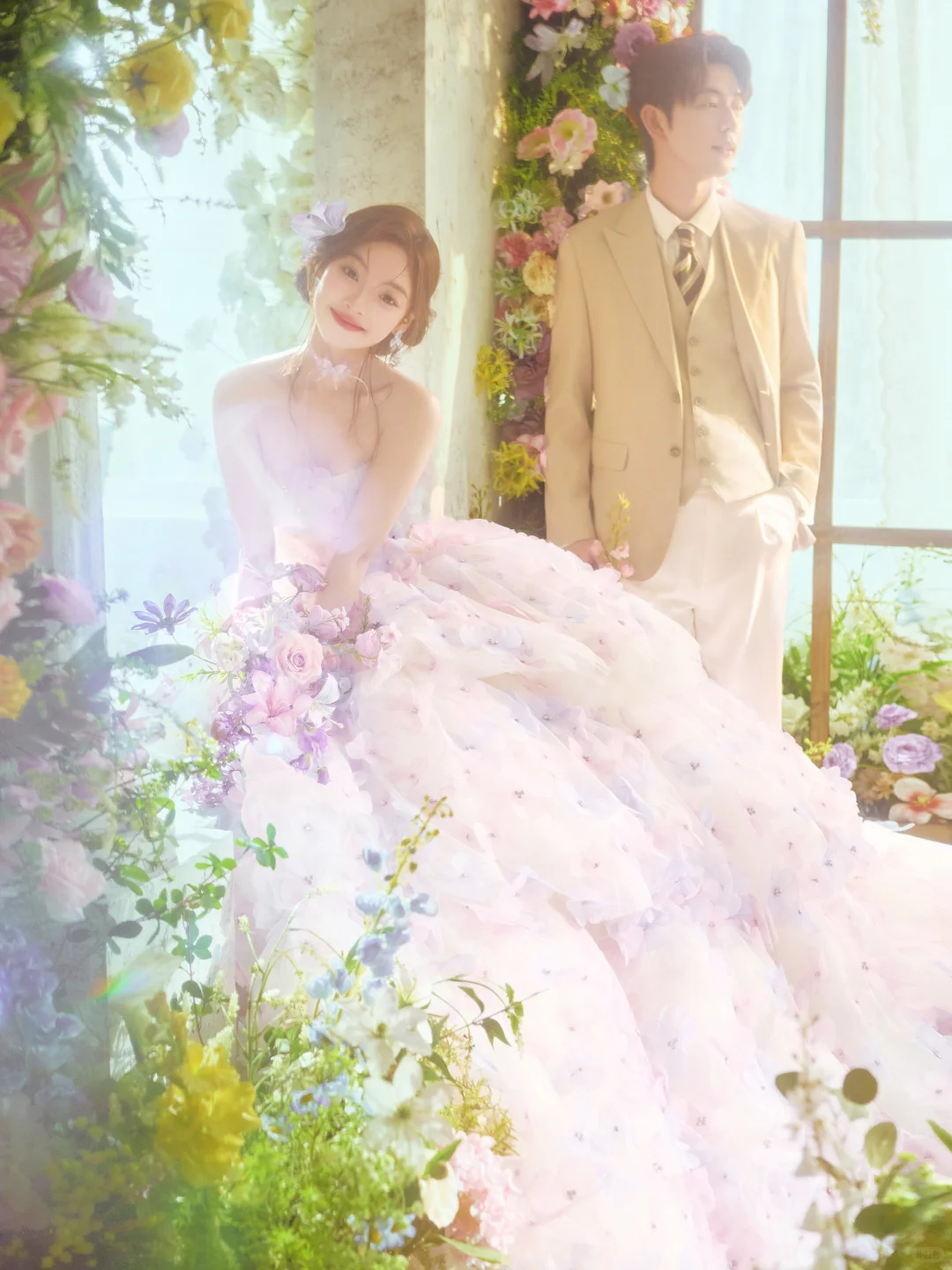 花房婚纱照封神❗️原来爱情真会开出满室繁花