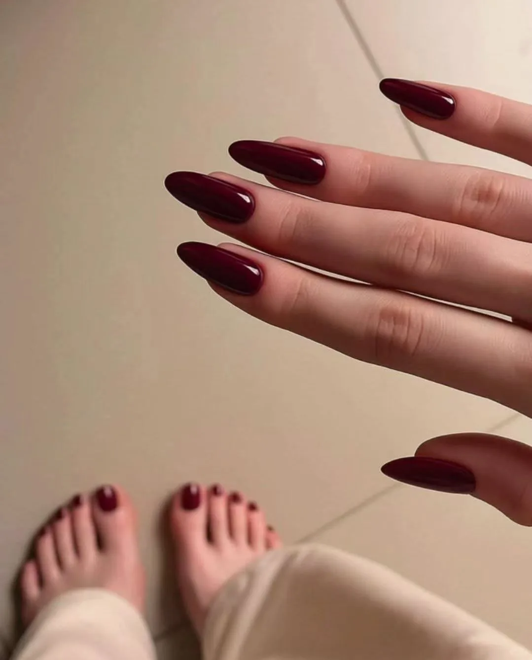 美脚甲，这个色系和高跟鞋很搭！