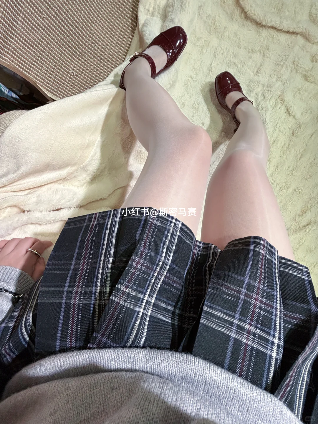 白色油光袜yyds！纯欲甜妹直接拿捏