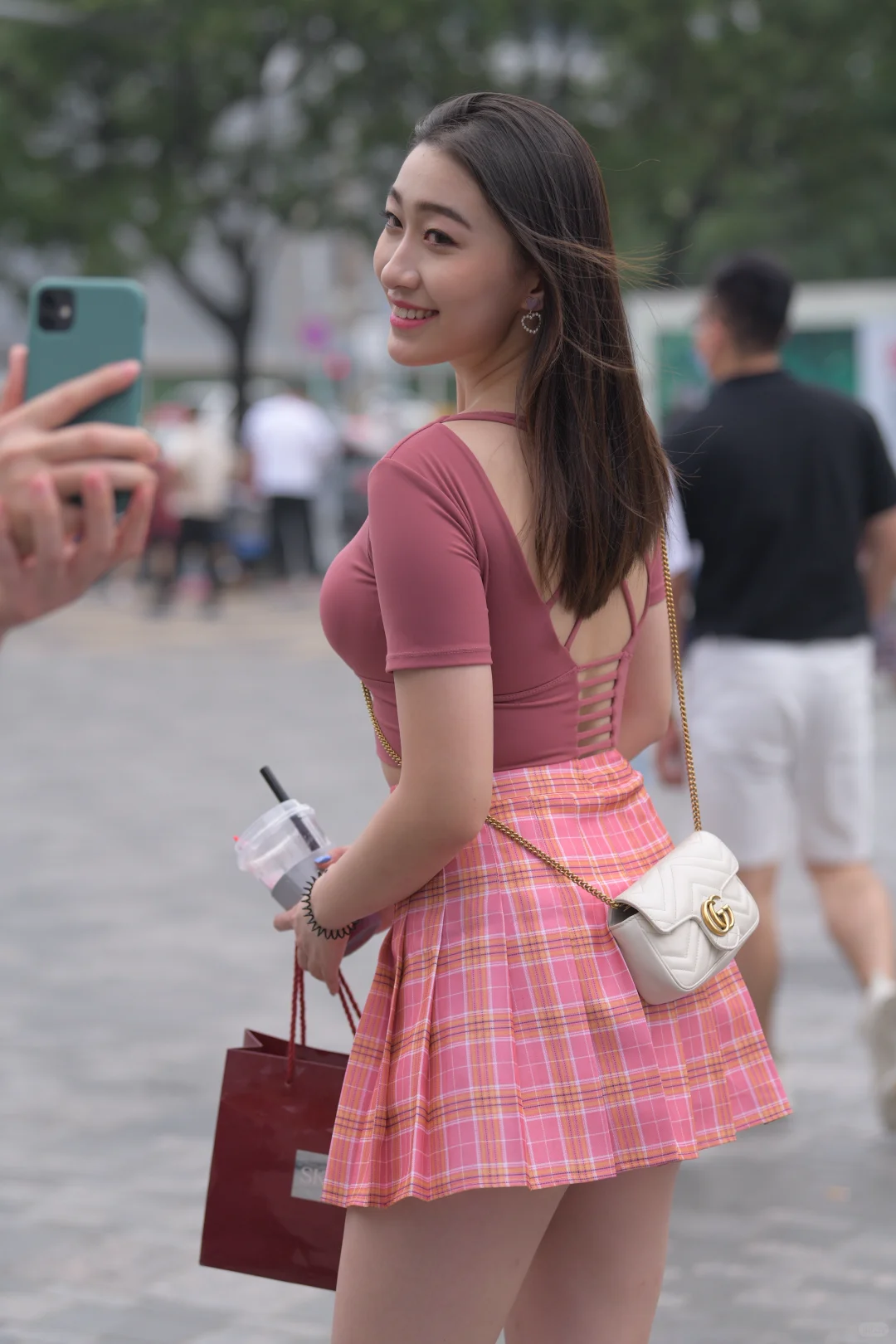 街拍/今天依旧迷人出街