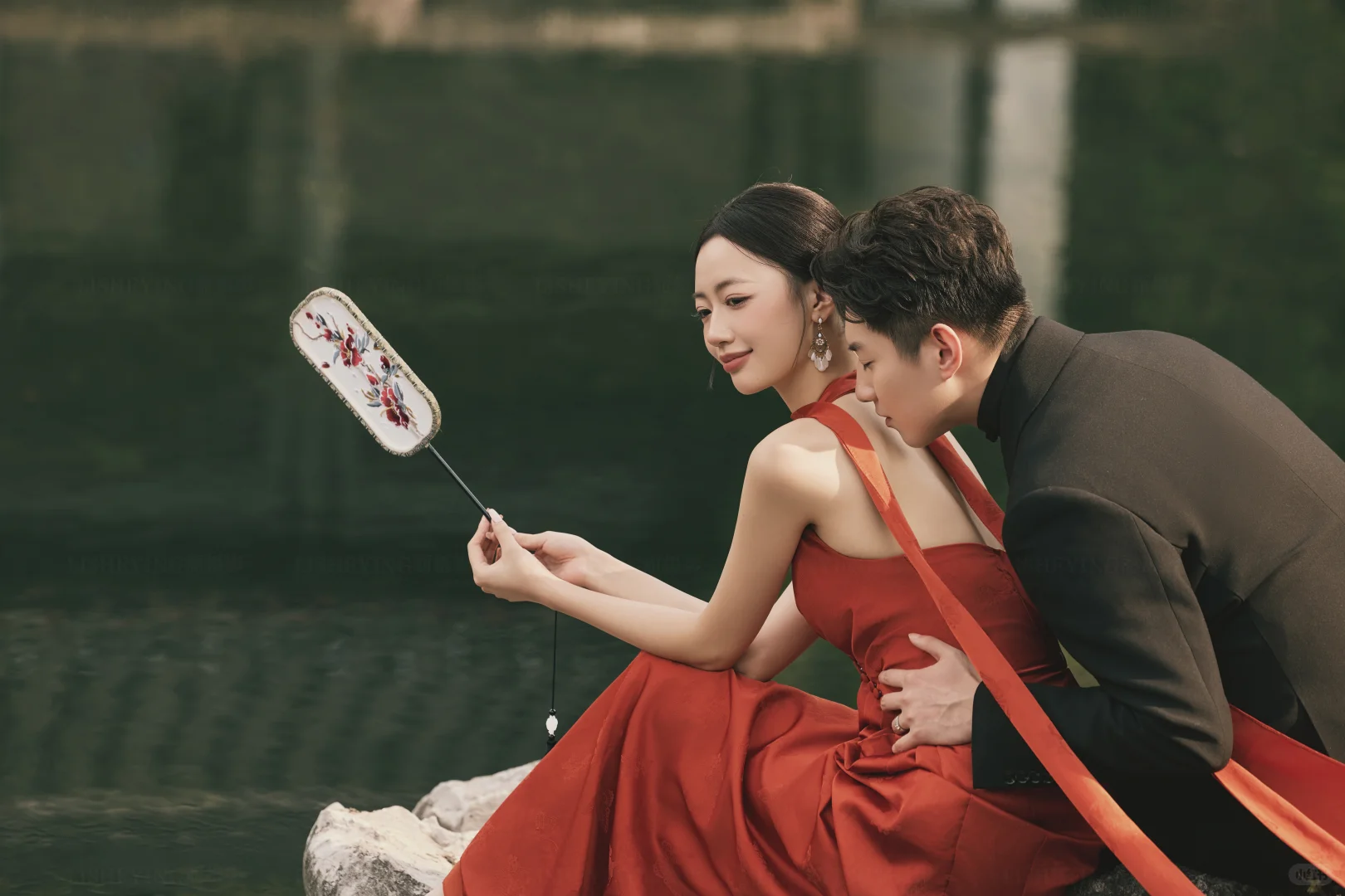 被中国红硬控30s！新中式也太撩人了