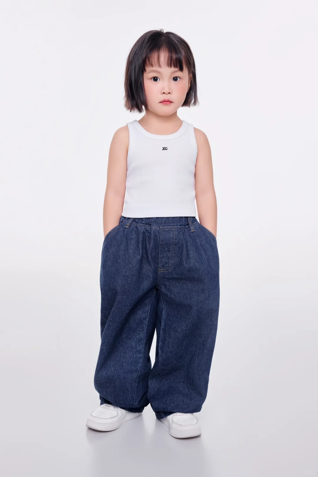 模卡新鲜出炉 姐妹俩怎么不笑呢好严肃😆😆