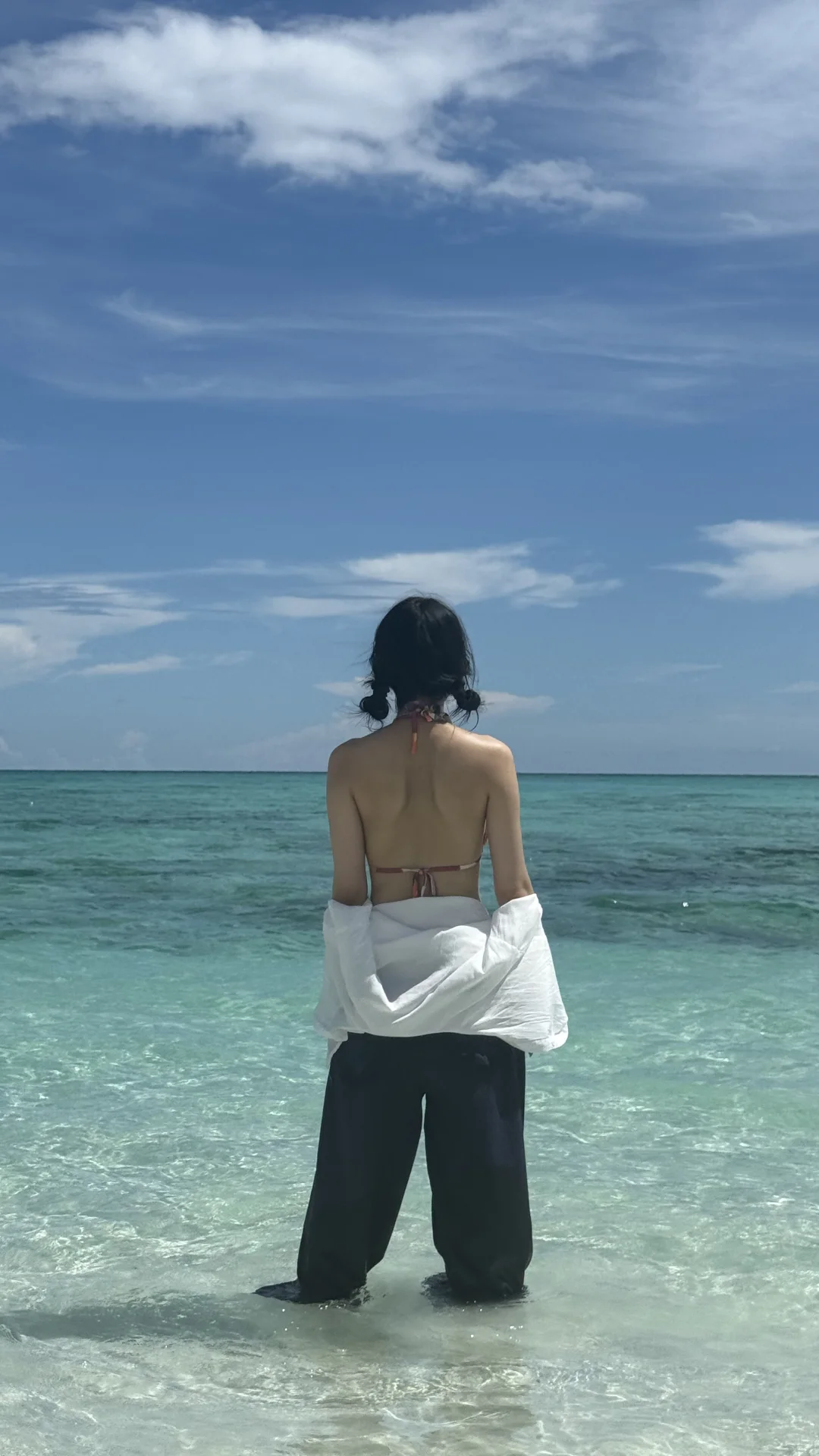 只带了一条裙子去海边的我