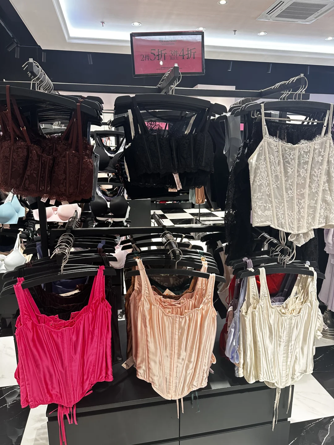 维密的内衣都是哪些漂亮小姐姐在穿？