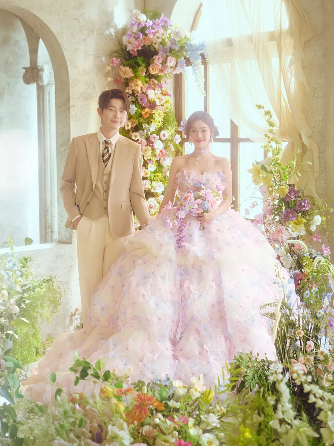 花房婚纱照封神❗️原来爱情真会开出满室繁花