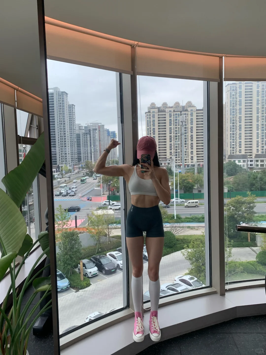 努力练的肌肉线条我好爱！！