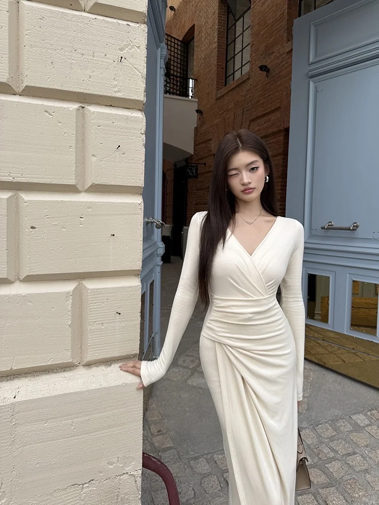 👗秋日甜美风穿搭指南！优雅与性感并存💃