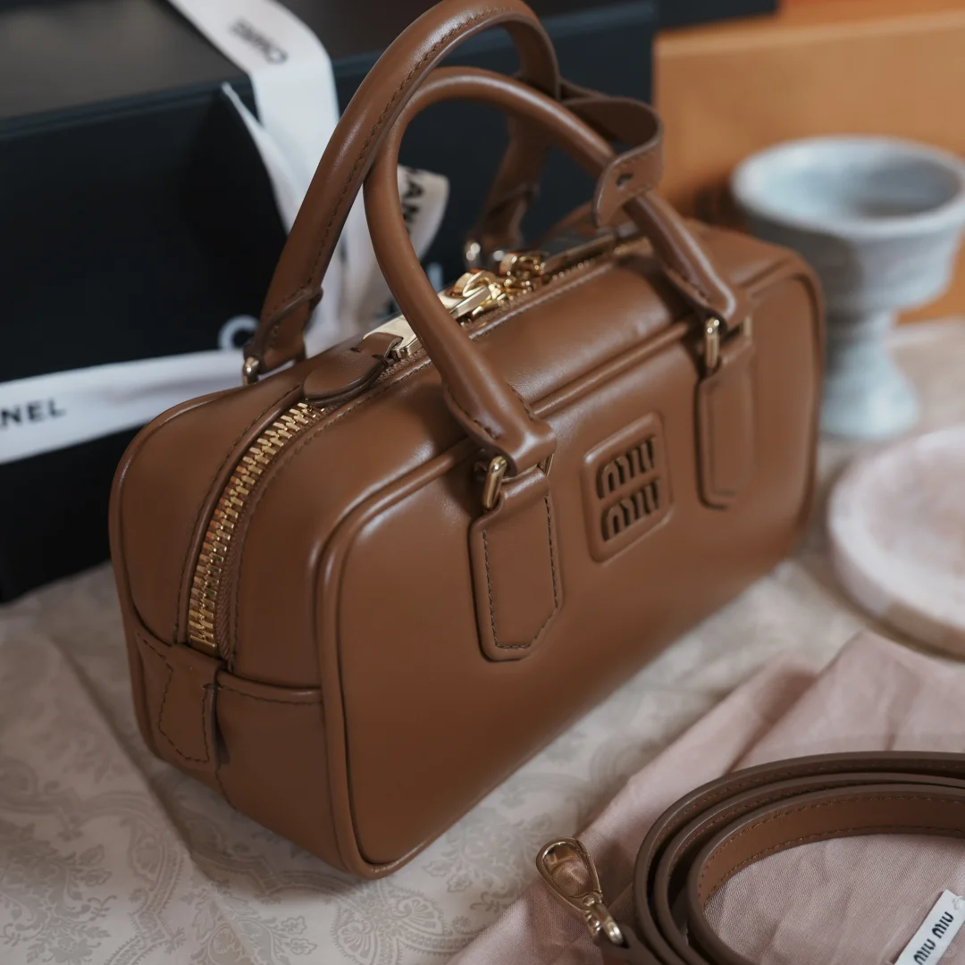 立志做一个给包包拍出包生美照的代购